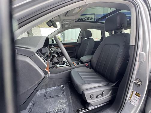 2023 Audi Q5 45 S line Premium Plus