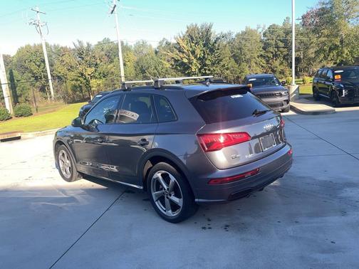 2020 Audi Q5 45 Titanium Premium