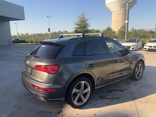 2020 Audi Q5 45 Titanium Premium