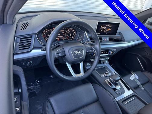 2020 Audi Q5 45 Titanium Premium