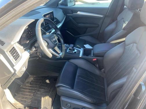 2020 Audi Q5 45 Titanium Premium