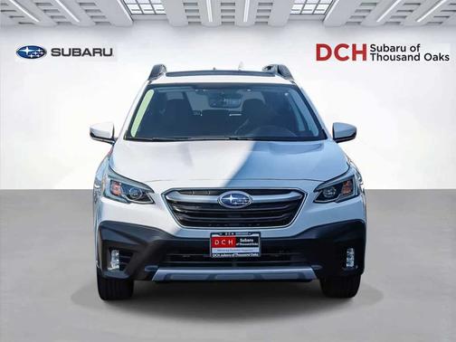 Crystal White Pearl 2022 Subaru Outback Limited