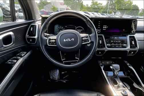 Wolf Gray 2023 Kia Sorento SX