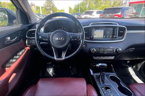 Titanium Silver 2017 Kia Sorento SX