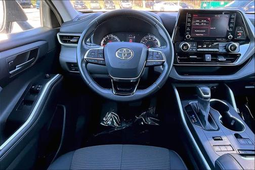 2021 Toyota Highlander LE