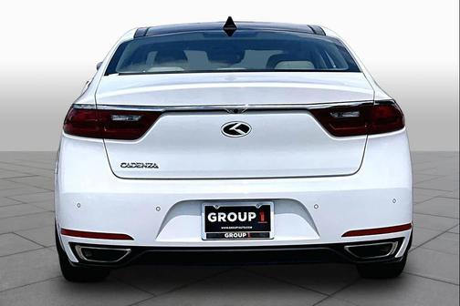 Snow White Pearl 2019 Kia Cadenza Technology