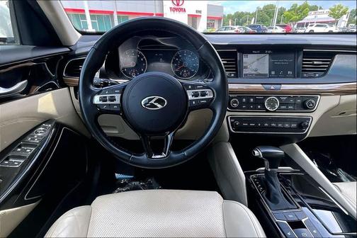 Snow White Pearl 2019 Kia Cadenza Technology