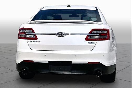WHITE PLATINUM MET TRI-COAT 2018 Ford Taurus SHO