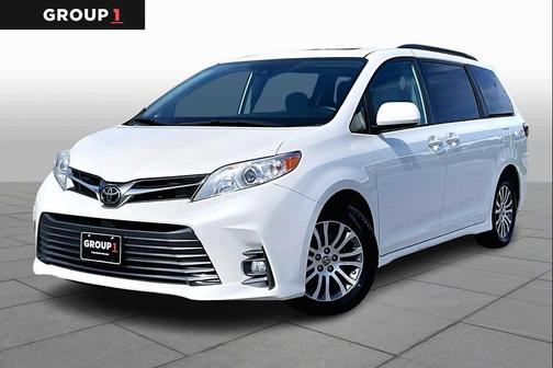 2020 Toyota Sienna XLE