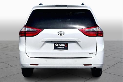 2020 Toyota Sienna XLE