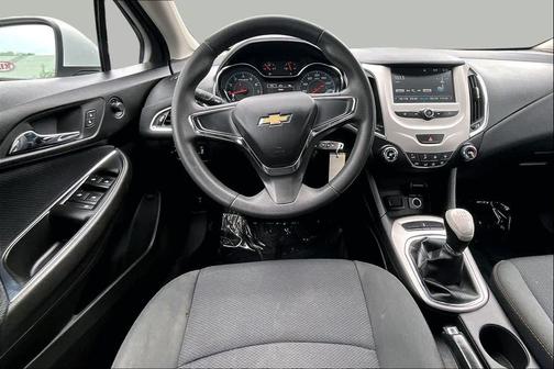 Summit White 2017 Chevrolet Cruze LS