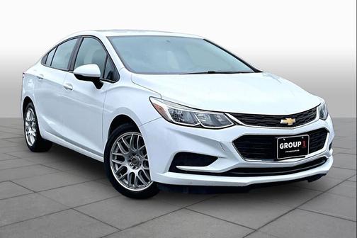 Summit White 2017 Chevrolet Cruze LS