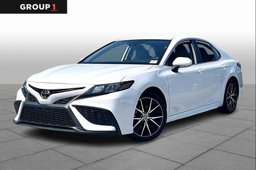White 2022 Toyota Camry SE