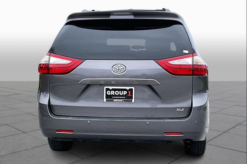 2017 Toyota Sienna XLE