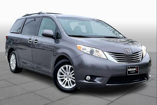 2017 Toyota Sienna XLE