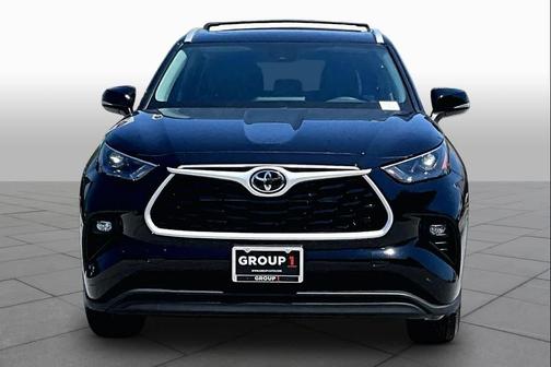 Midnight Black Metallic 2026 Toyota Highlander Hybrid XLE
