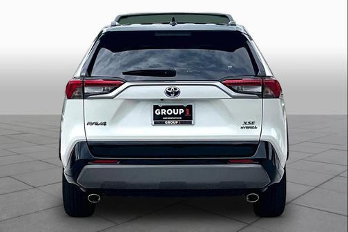 Blizzard Pearl/Midnight Black Metallic 2021 Toyota RAV4 Hybrid SE
