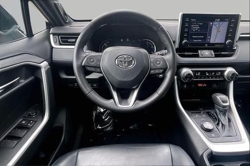 Blizzard Pearl/Midnight Black Metallic 2021 Toyota RAV4 Hybrid SE