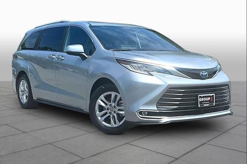 Celestial Silver Metallic 2025 Toyota Sienna Limited