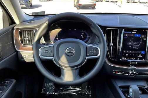 2022 Volvo XC60 Recharge Plug-In Hybrid T8 Inscription Expression