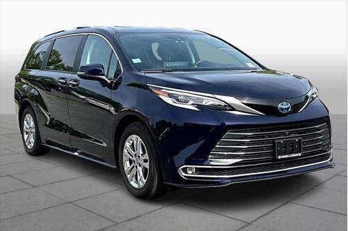 2023 Toyota Sienna Platinum 7 Passenger