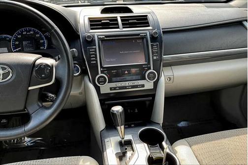 2014 Toyota Camry Hybrid XLE