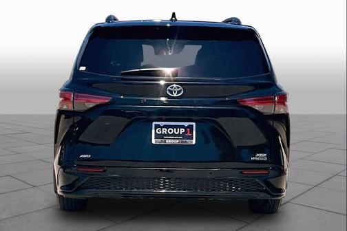 Midnight Black Metallic 2024 Toyota Sienna XSE 7 Passenger