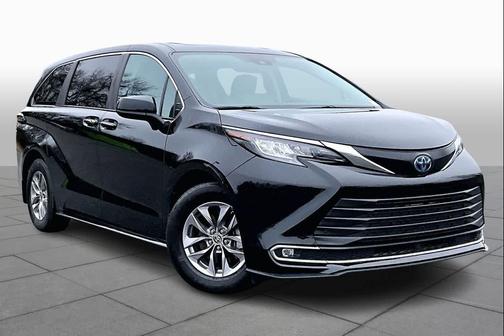 2023 Toyota Sienna XLE