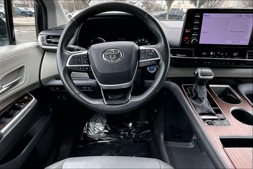 2023 Toyota Sienna XLE