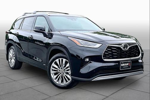Midnight Black Metallic 2026 Toyota Highlander Hybrid Platinum