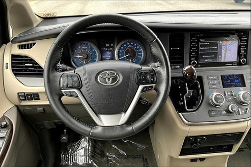 2020 Toyota Sienna XLE Premium