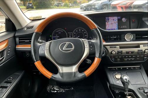 2014 Lexus ES 300h Base