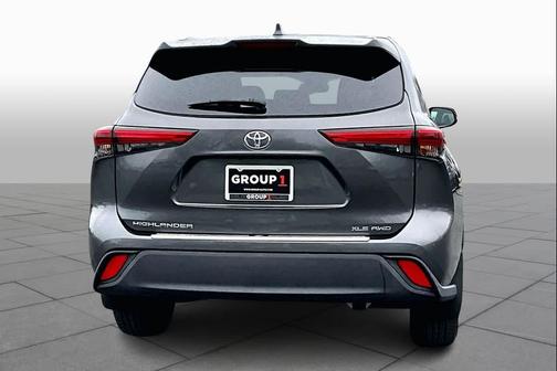 Magnetic Gray Metallic 2020 Toyota Highlander XLE