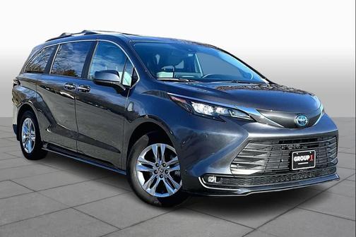 2025 Toyota Sienna XLE
