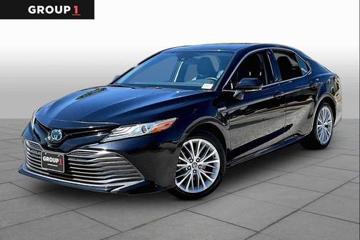 Midnight Black Metallic 2020 Toyota Camry Hybrid XLE