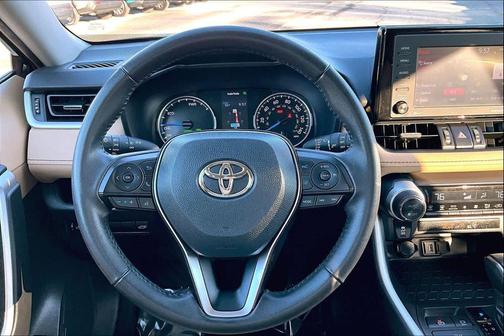 2021 Toyota RAV4 Hybrid XLE Premium