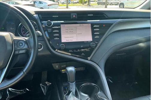 2019 Toyota Camry SE