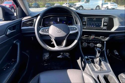 Deep Black Pearl 2023 Volkswagen Jetta 1.5T SE