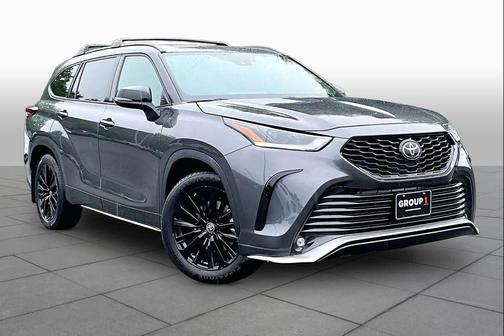 Magnetic Gray Metallic 2023 Toyota Highlander XSE