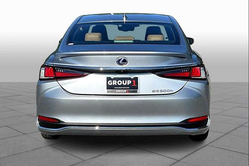 2022 Lexus ES 300h Luxury