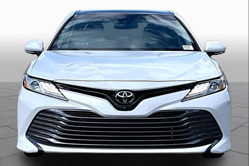 Wind Chill Pearl 2018 Toyota Camry XLE
