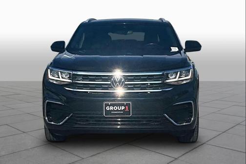 Deep Black Pearl 2022 Volkswagen Atlas Cross Sport 3.6L V6 SEL R-Line
