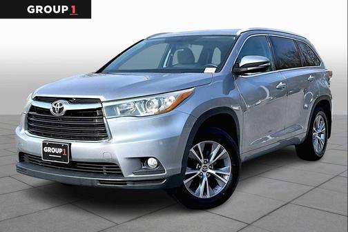 Silver Sky Metallic 2016 Toyota Highlander LE Plus