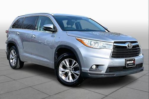 Silver Sky Metallic 2016 Toyota Highlander LE Plus