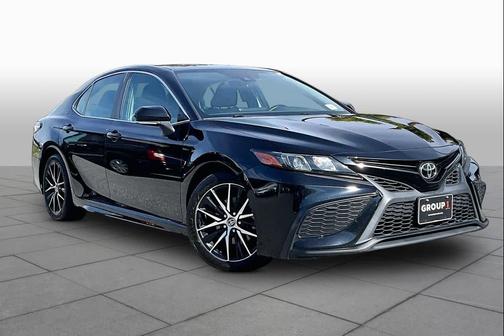 Midnight Black Metallic 2021 Toyota Camry SE