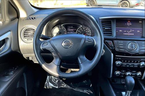 2018 Nissan Pathfinder SV