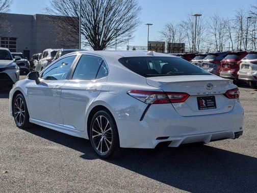 2020 Toyota Camry SE