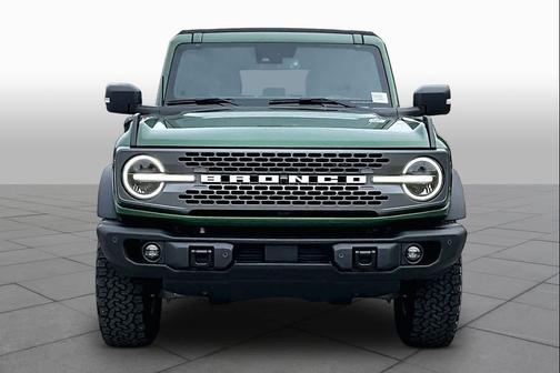ERUPTION GREEN METALLIC 2023 Ford Bronco Badlands