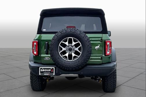 ERUPTION GREEN METALLIC 2023 Ford Bronco Badlands