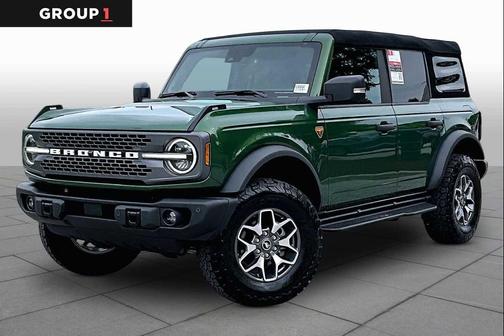ERUPTION GREEN METALLIC 2023 Ford Bronco Badlands